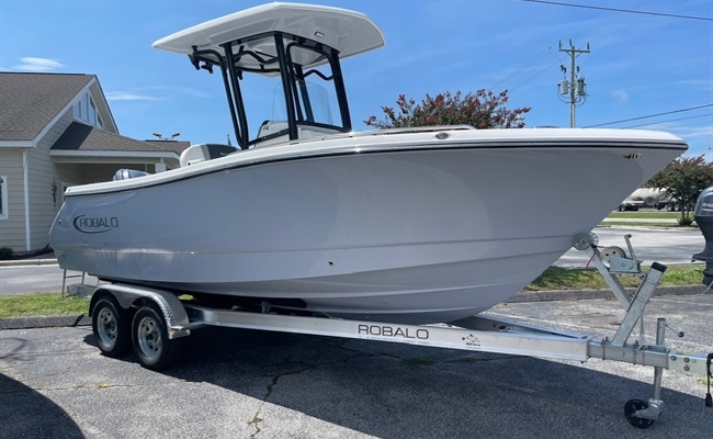2026 Robalo R230 Alloy Gray 